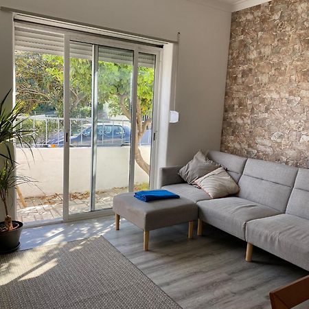 Casa Em Charneca De Caparica Villa Exteriör bild